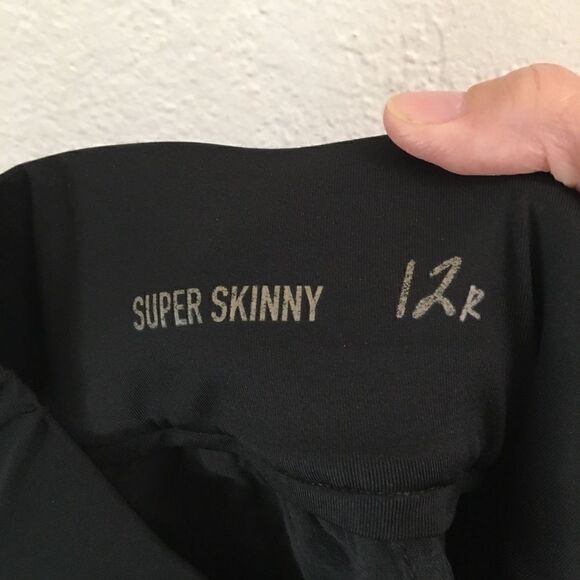 Gap Maternity super skinny biker quilted pants 12R - Picture 5 of 10